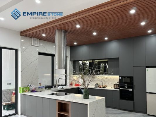 Có nên dùng đá nhân tạo cho bàn đảo bếp