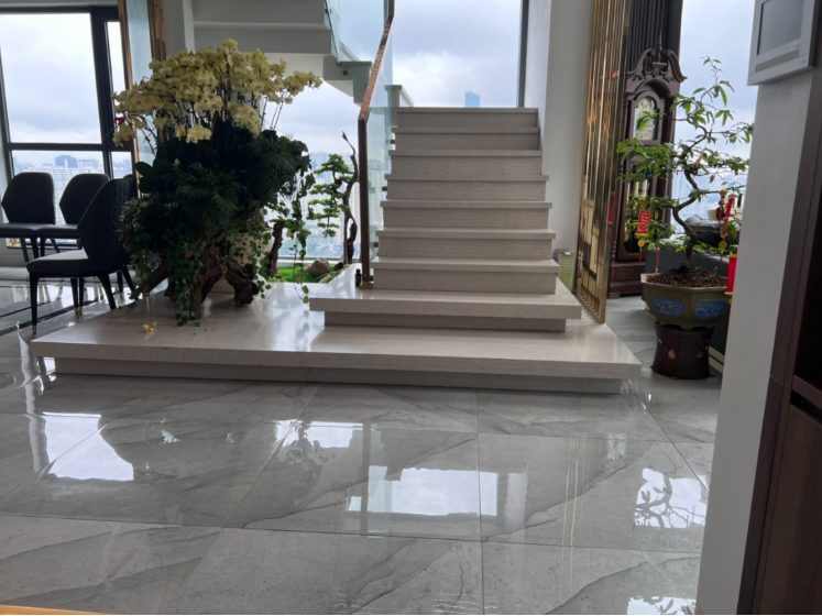 Đá nhân tạo gốc thạch anh ốp cầu thang khách sạn