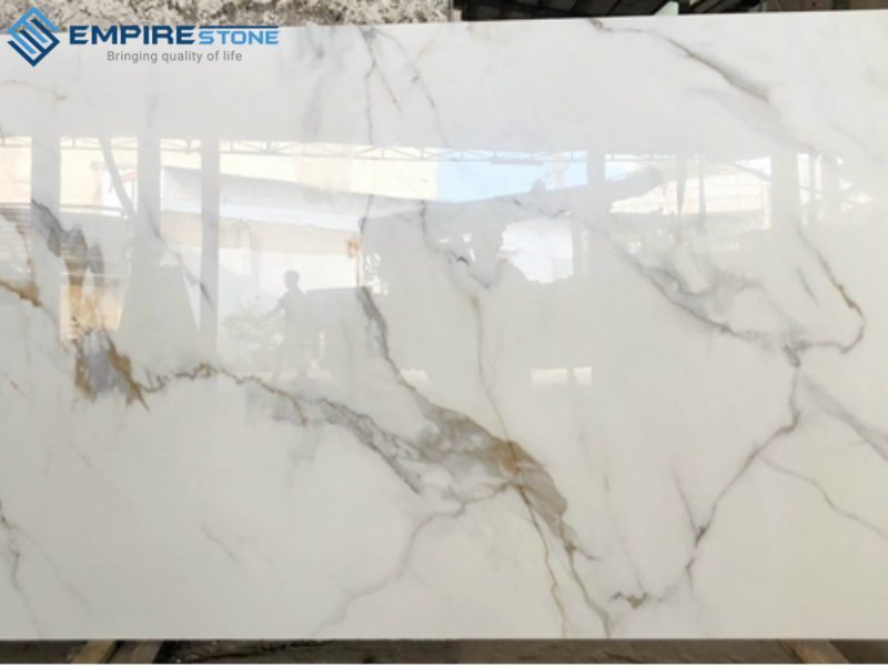 đá nhân tạo gốc thạch anh ốp cầu thang nhà ở