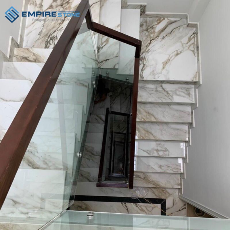 Cách chọn đá ốp cầu thang đẹp, bền và phù hợp cho từng không gian