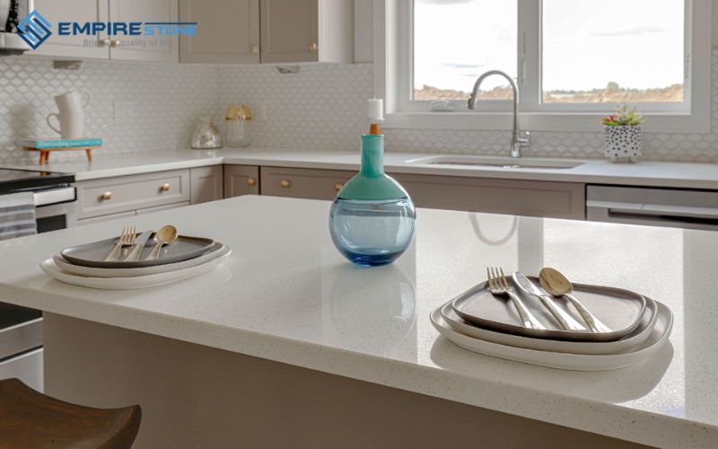 Đá quartz giá bao nhiêu? Cập nhật các yếu tố ảnh hưởng đến giá đá quartz đá quartz giá bao nhiêu