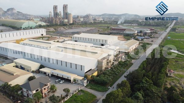 Nên chọn đá nhân tạo hay vật liệu giả đá? Bí quyết chọn đúng không lo lãng phí