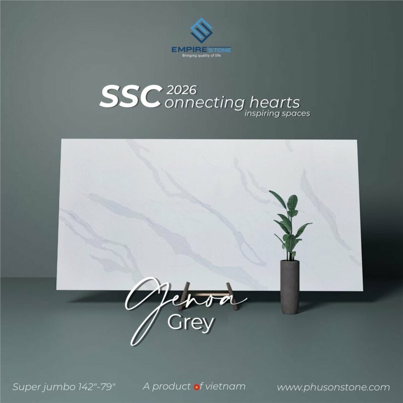 Tấm đá Genoa Grey nền trắng xám vân xám nhạt trưng bày cạnh chậu cây xanh